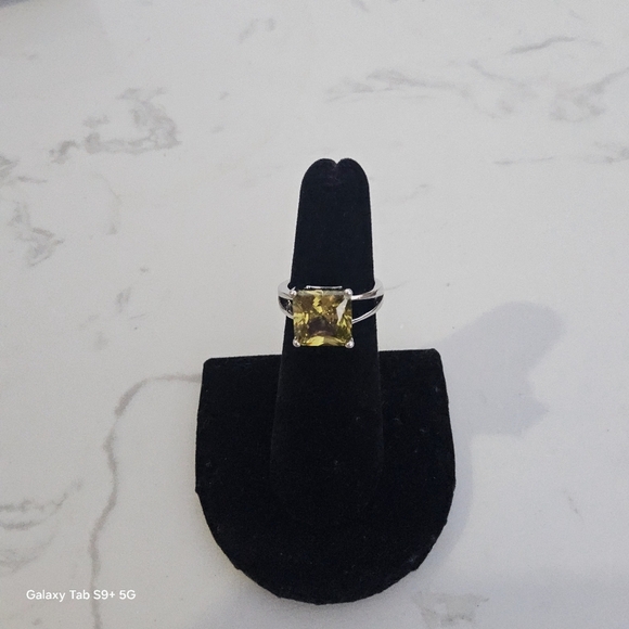 Yellow and Silver Geometric Star Ring - Picture 3 of 7